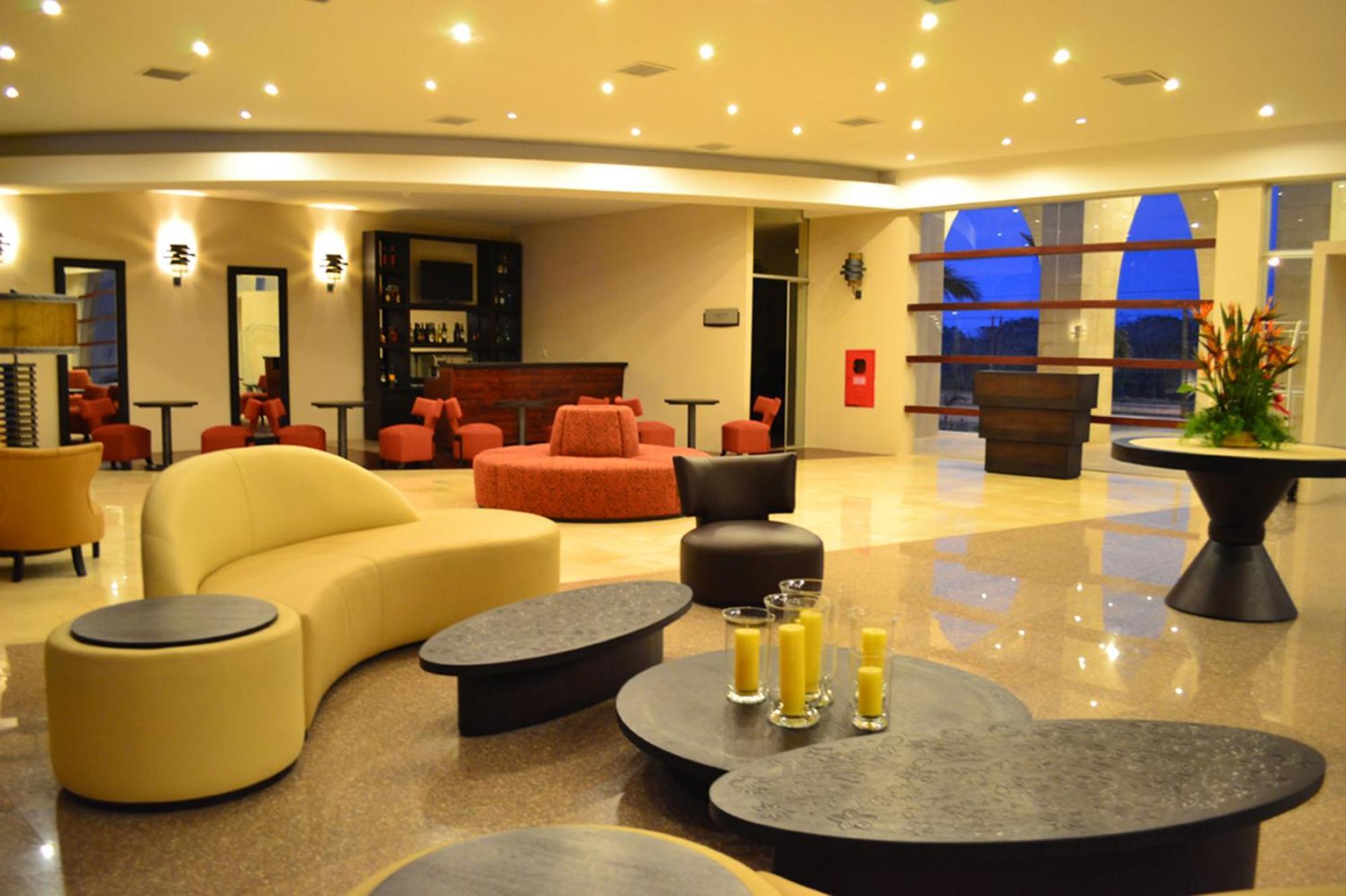 Sun Hotel Warnes Exterior photo