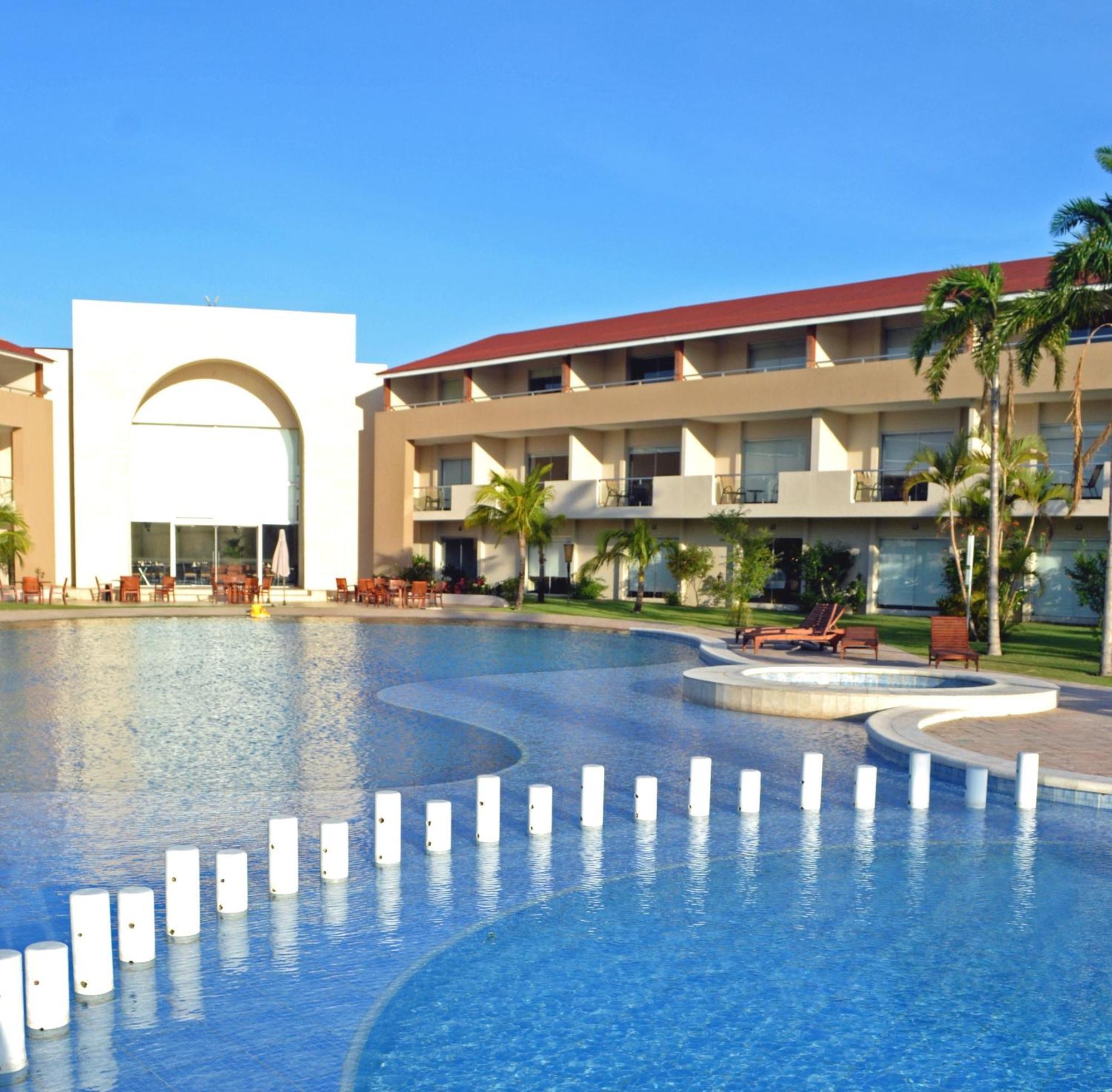 Sun Hotel Warnes Exterior photo